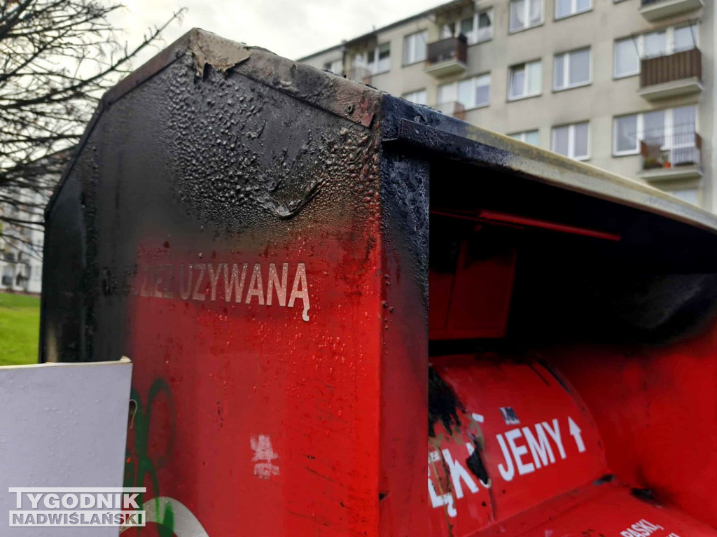 Spalony kontener na odzież w Tarnobrzegu