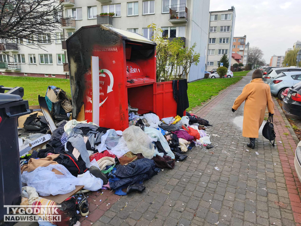 Spalony kontener na odzież w Tarnobrzegu