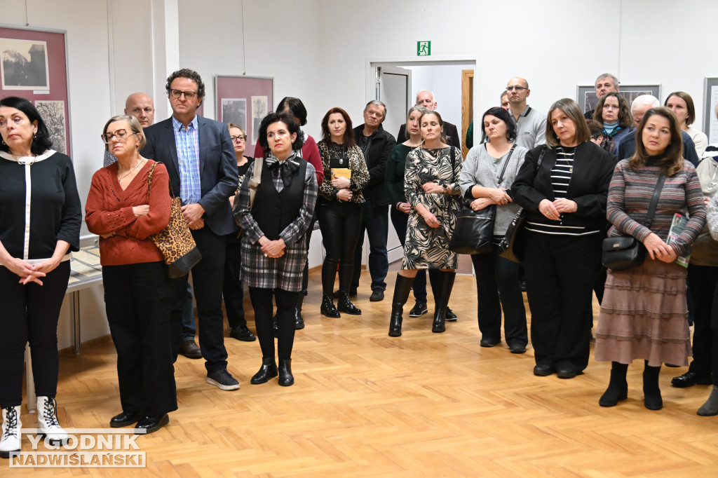 W Tarnobrzegu otwarto wystawę poświęconą M. Marczakowi