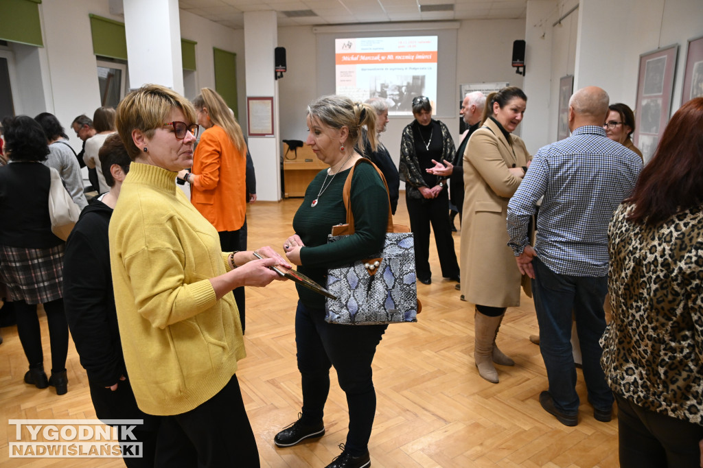 W Tarnobrzegu otwarto wystawę poświęconą M. Marczakowi