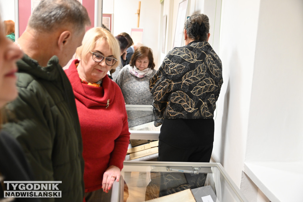 W Tarnobrzegu otwarto wystawę poświęconą M. Marczakowi