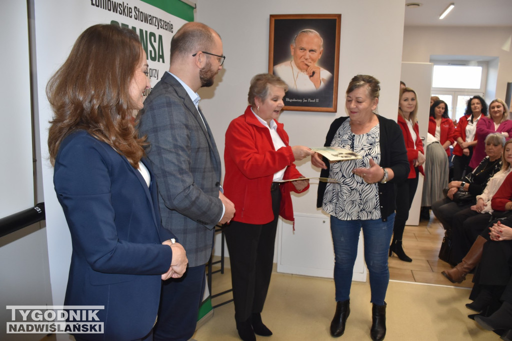 Moc małych społeczności w Łoniowie