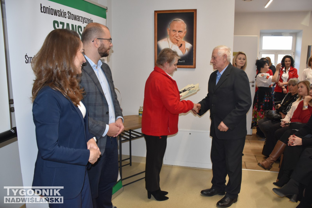 Moc małych społeczności w Łoniowie