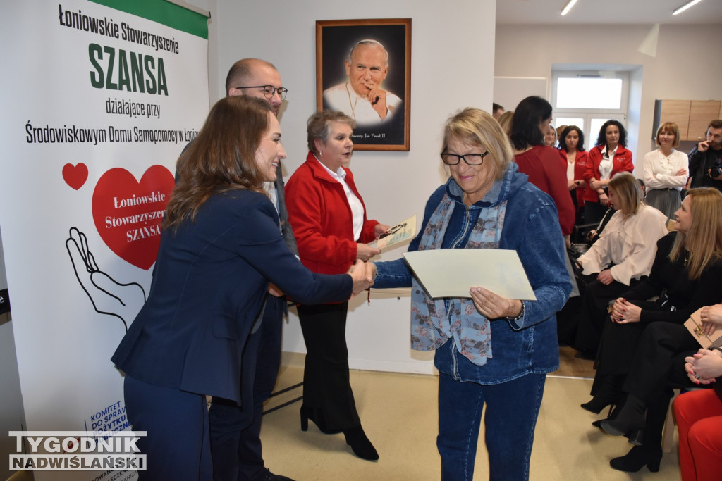 Moc małych społeczności w Łoniowie