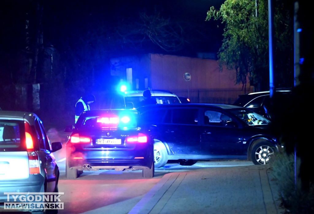 Opel Vectra wjechał w Mercedesa na ulicy Warszawskiej