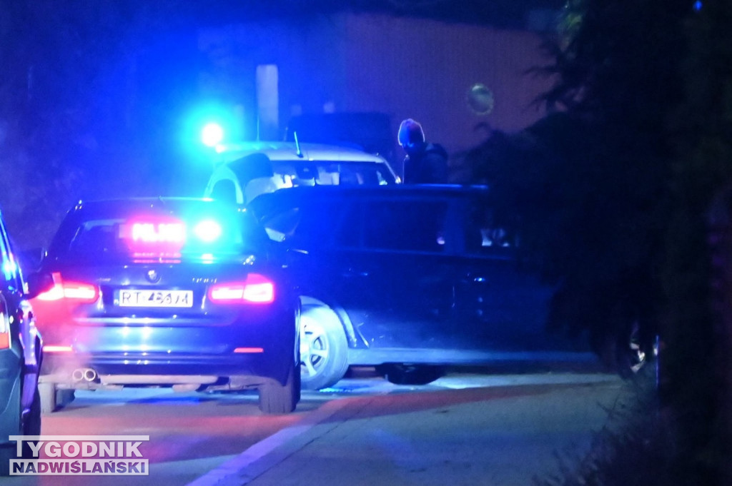 Opel Vectra wjechał w Mercedesa na ulicy Warszawskiej