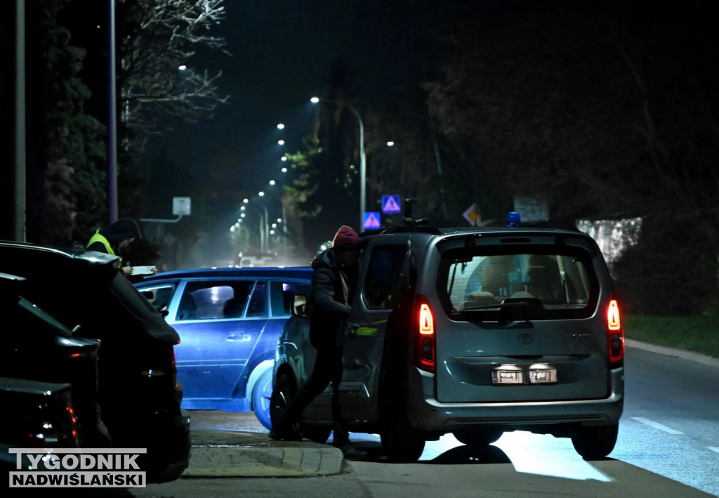 Opel Vectra wjechał w Mercedesa na ulicy Warszawskiej