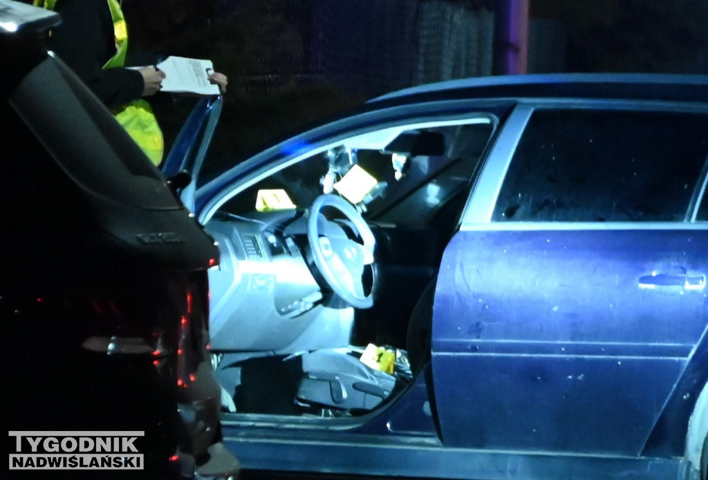 Opel Vectra wjechał w Mercedesa na ulicy Warszawskiej