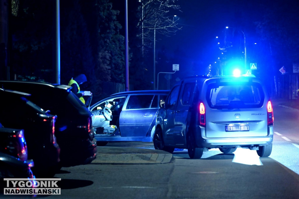 Opel Vectra wjechał w Mercedesa na ulicy Warszawskiej