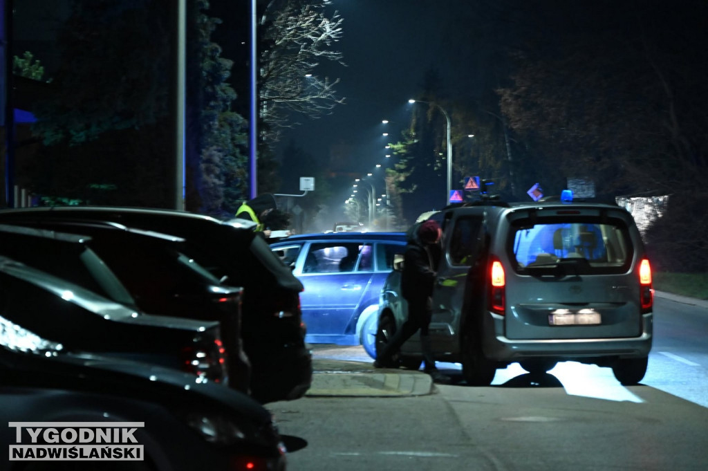 Opel Vectra wjechał w Mercedesa na ulicy Warszawskiej