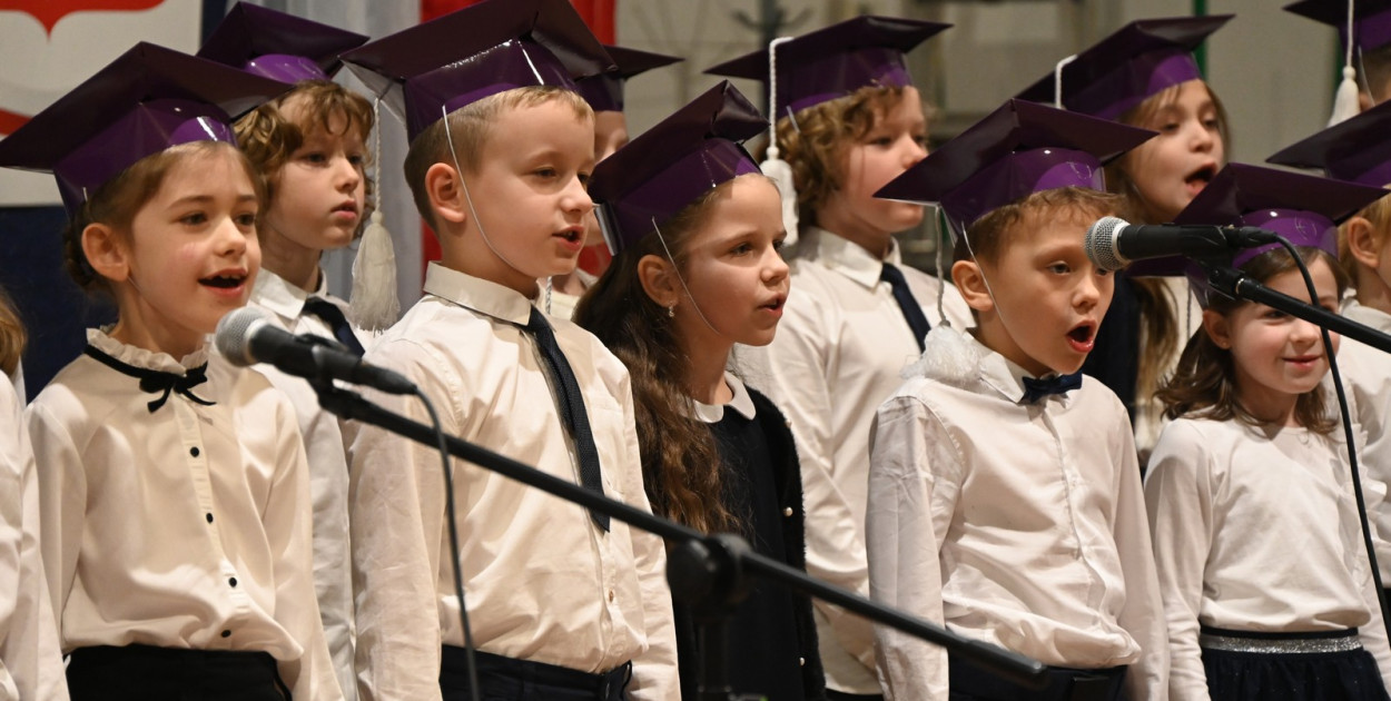 Pasowanie klas pierwszych w SP nr 10 w Tarnobrzegu