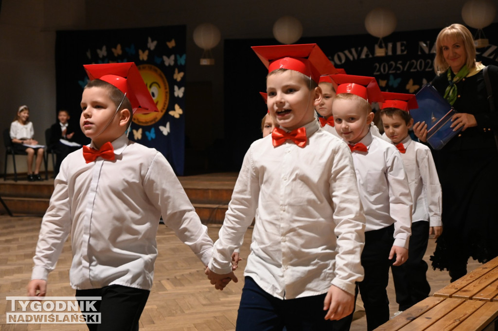 Pasowanie klas pierwszych w SP nr 10 w Tarnobrzegu