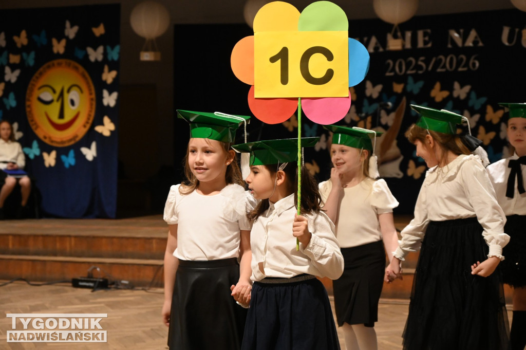 Pasowanie klas pierwszych w SP nr 10 w Tarnobrzegu