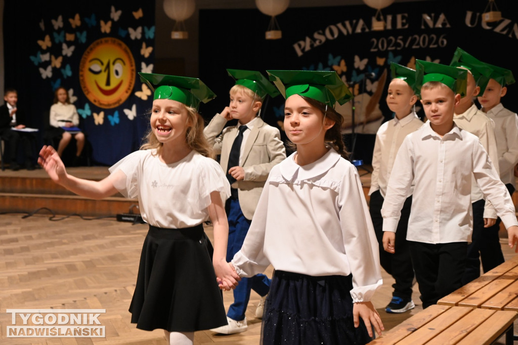 Pasowanie klas pierwszych w SP nr 10 w Tarnobrzegu
