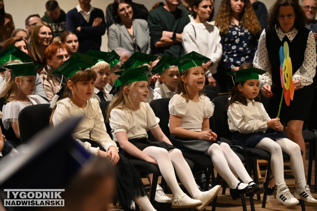 Pasowanie klas pierwszych w SP nr 10 w Tarnobrzegu