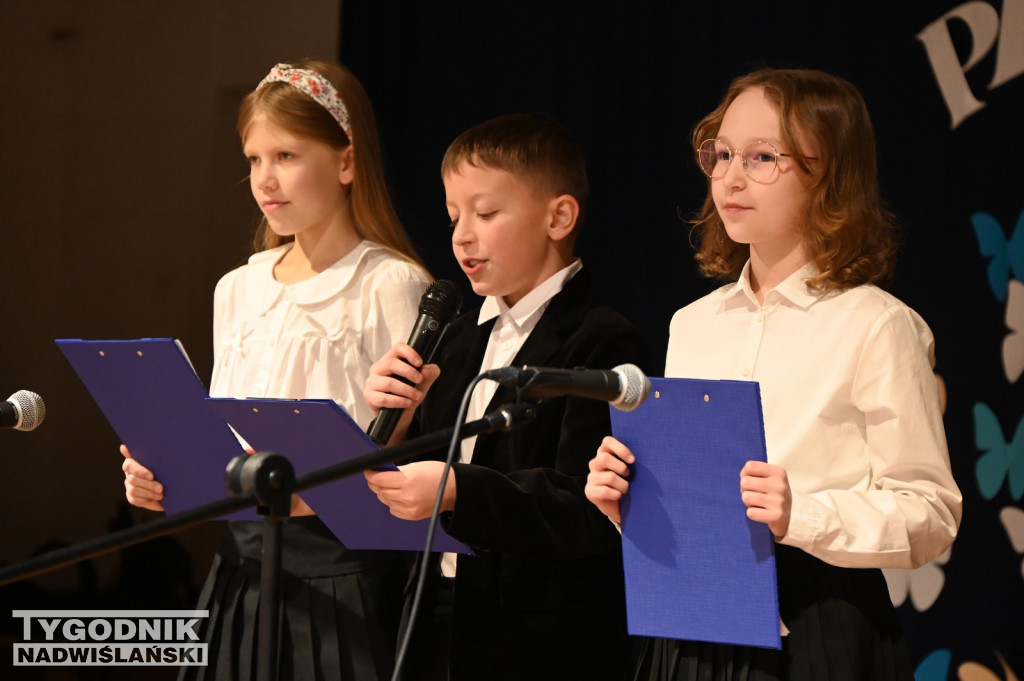 Pasowanie klas pierwszych w SP nr 10 w Tarnobrzegu