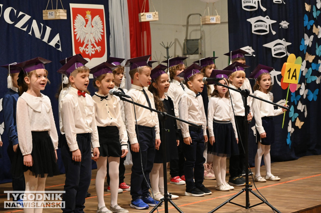 Pasowanie klas pierwszych w SP nr 10 w Tarnobrzegu