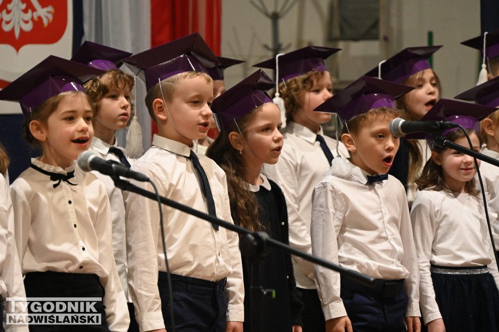 Pasowanie klas pierwszych w SP nr 10 w Tarnobrzegu