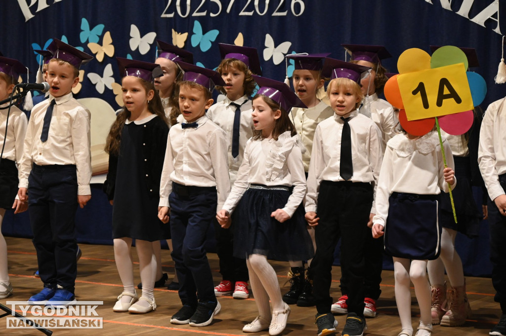 Pasowanie klas pierwszych w SP nr 10 w Tarnobrzegu