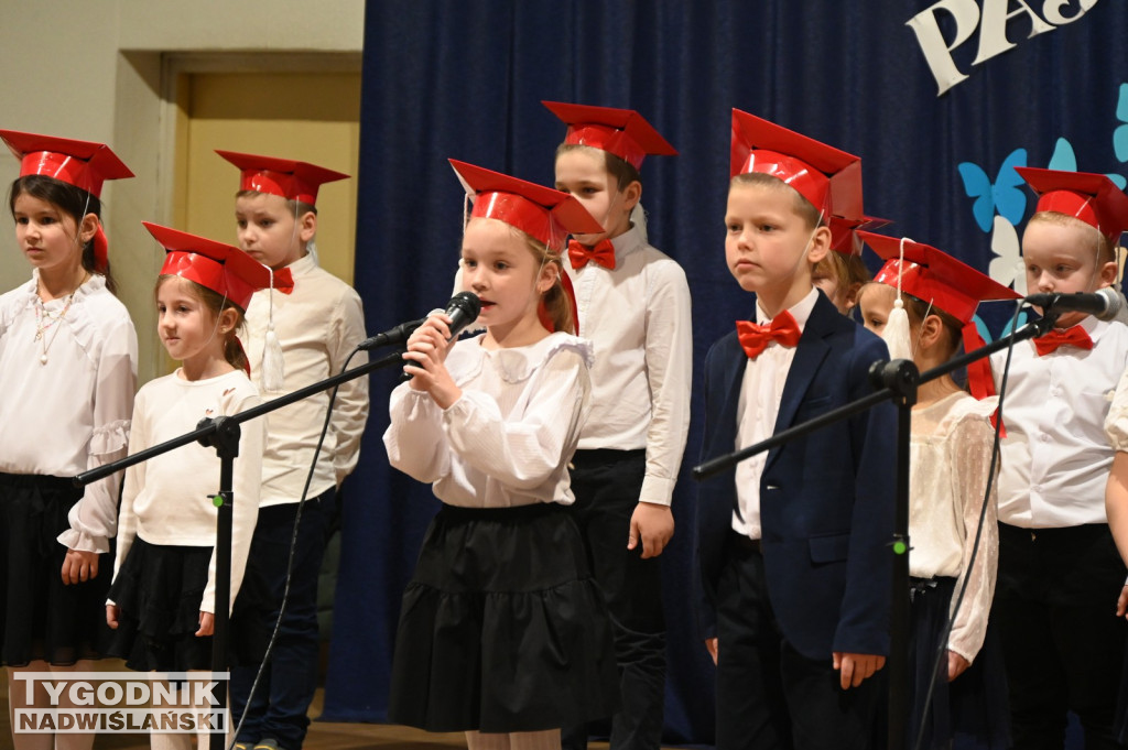 Pasowanie klas pierwszych w SP nr 10 w Tarnobrzegu