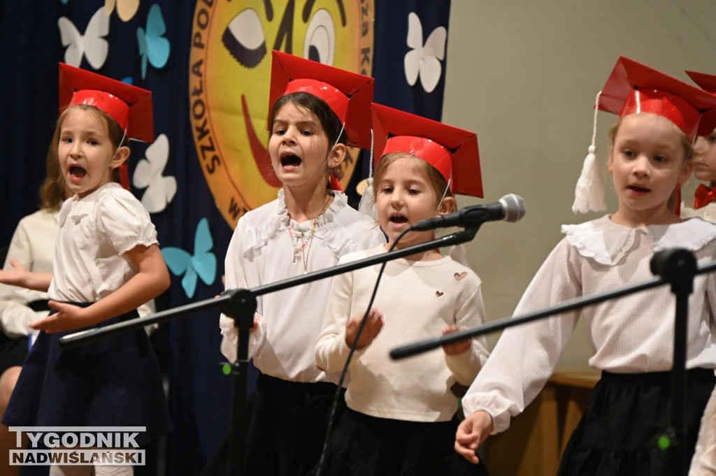 Pasowanie klas pierwszych w SP nr 10 w Tarnobrzegu