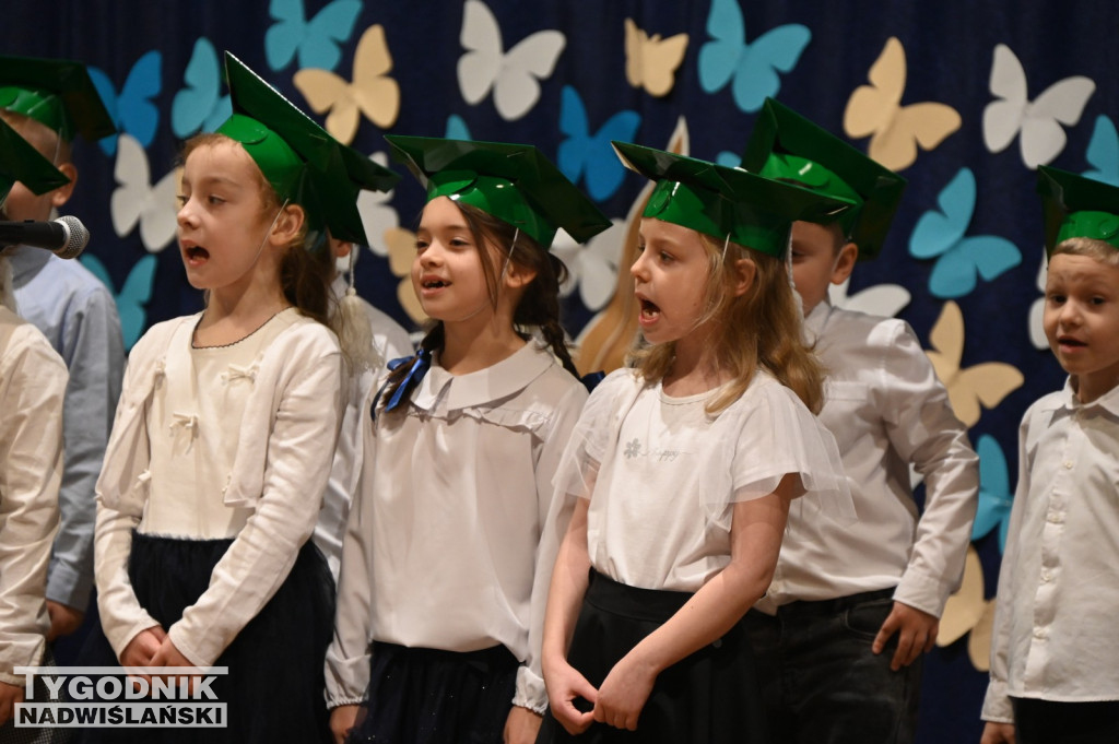 Pasowanie klas pierwszych w SP nr 10 w Tarnobrzegu