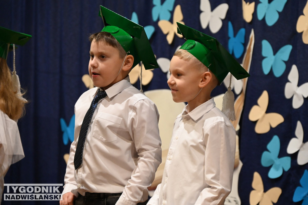 Pasowanie klas pierwszych w SP nr 10 w Tarnobrzegu