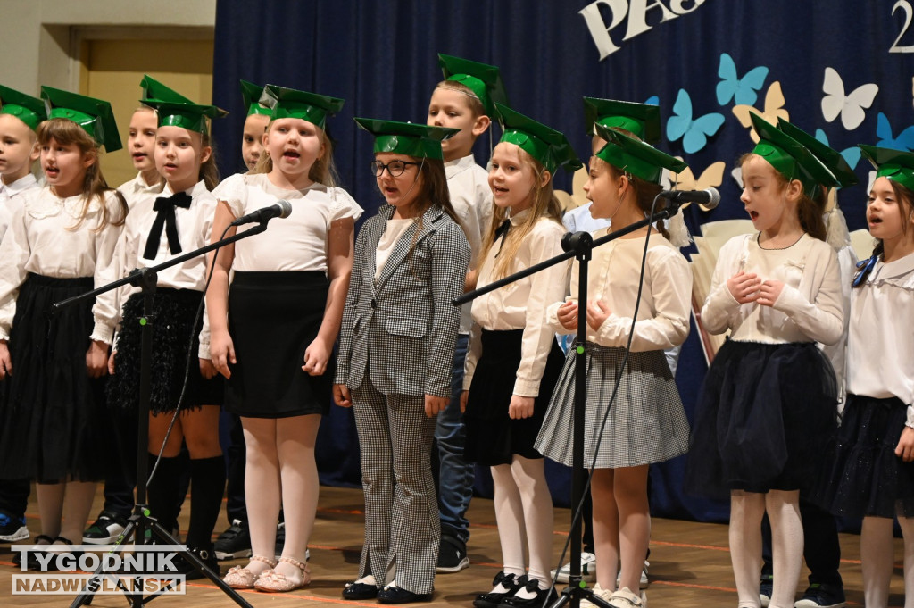 Pasowanie klas pierwszych w SP nr 10 w Tarnobrzegu