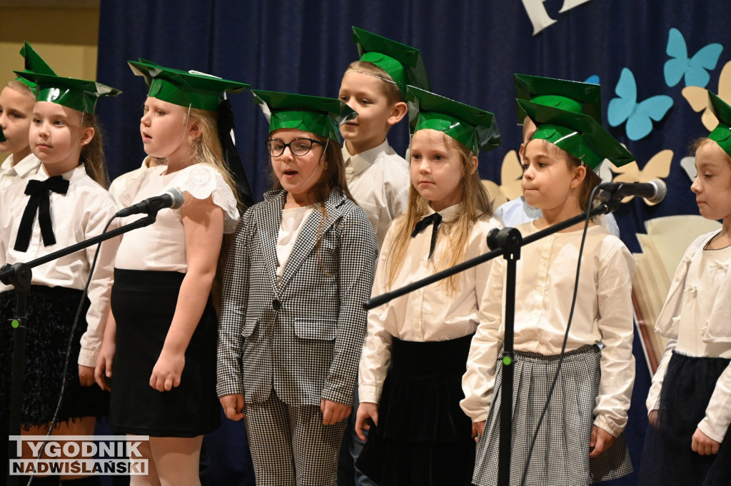 Pasowanie klas pierwszych w SP nr 10 w Tarnobrzegu