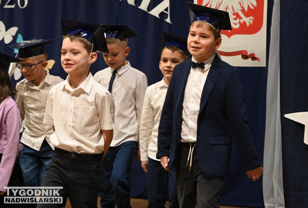 Pasowanie klas pierwszych w SP nr 10 w Tarnobrzegu