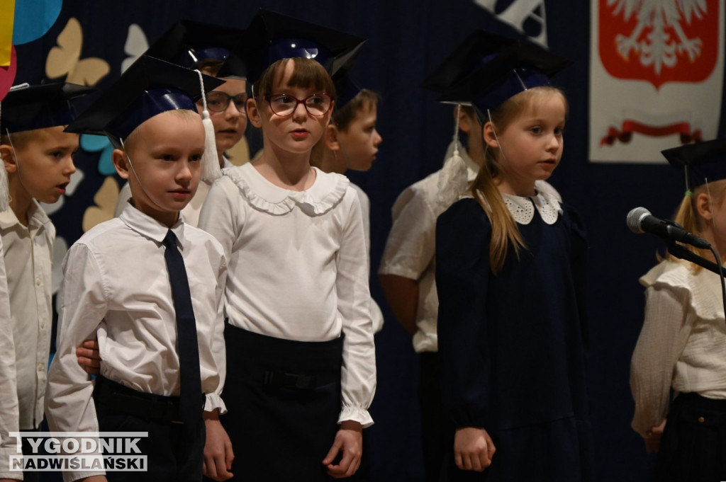 Pasowanie klas pierwszych w SP nr 10 w Tarnobrzegu