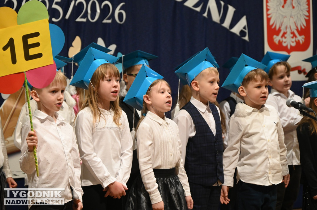 Pasowanie klas pierwszych w SP nr 10 w Tarnobrzegu