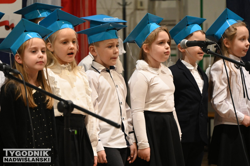 Pasowanie klas pierwszych w SP nr 10 w Tarnobrzegu