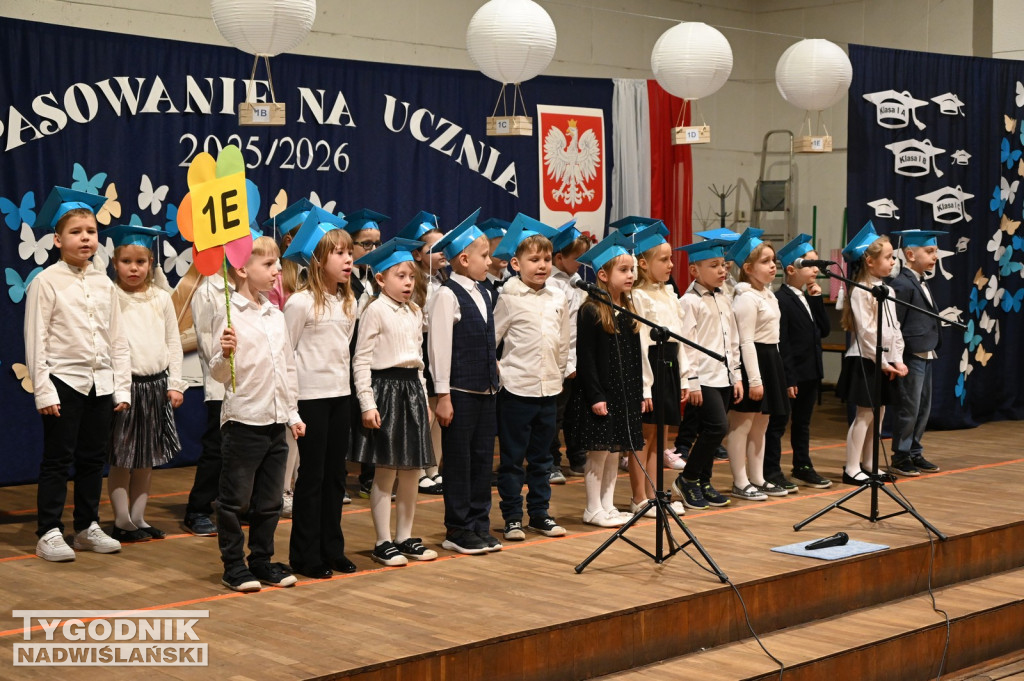 Pasowanie klas pierwszych w SP nr 10 w Tarnobrzegu