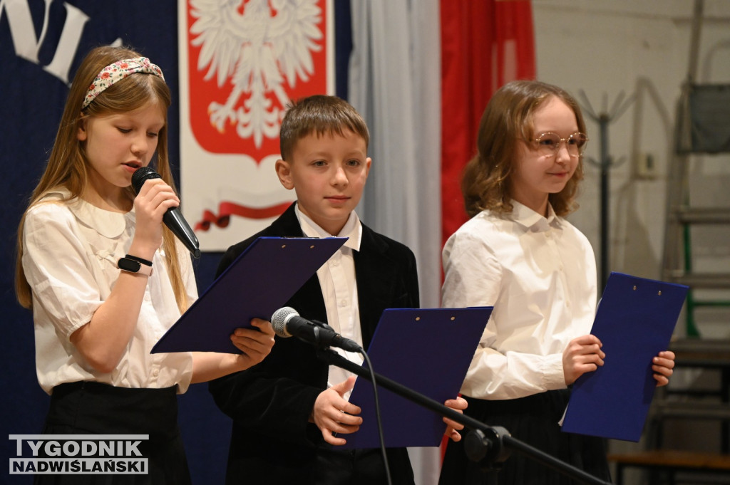 Pasowanie klas pierwszych w SP nr 10 w Tarnobrzegu