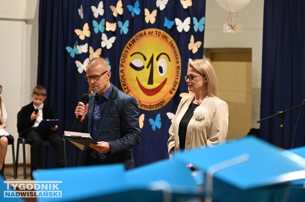 Pasowanie klas pierwszych w SP nr 10 w Tarnobrzegu