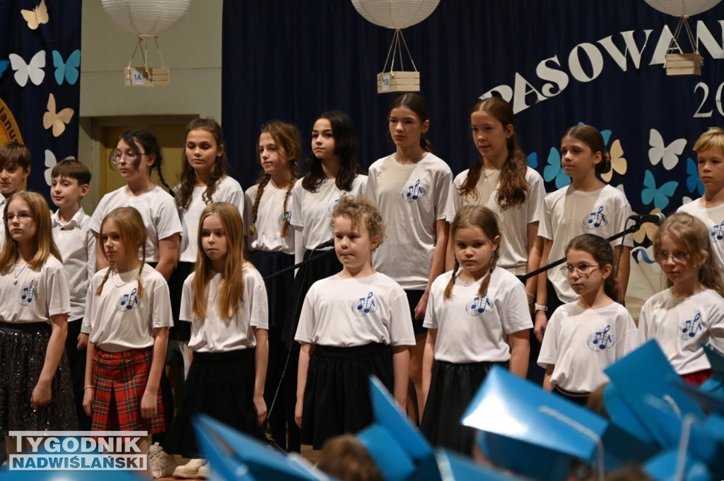 Pasowanie klas pierwszych w SP nr 10 w Tarnobrzegu