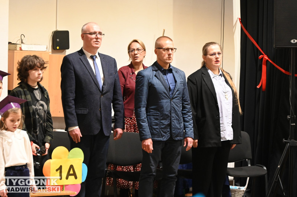 Pasowanie klas pierwszych w SP nr 10 w Tarnobrzegu