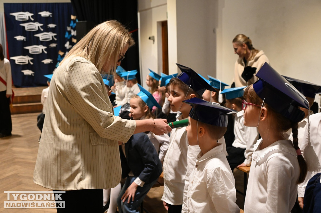 Pasowanie klas pierwszych w SP nr 10 w Tarnobrzegu