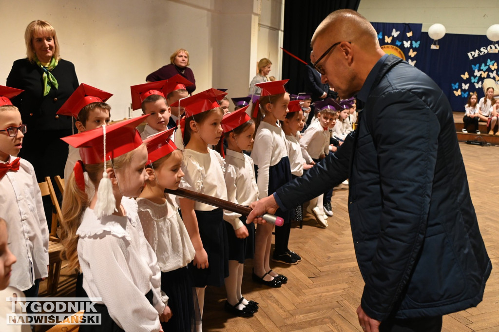 Pasowanie klas pierwszych w SP nr 10 w Tarnobrzegu