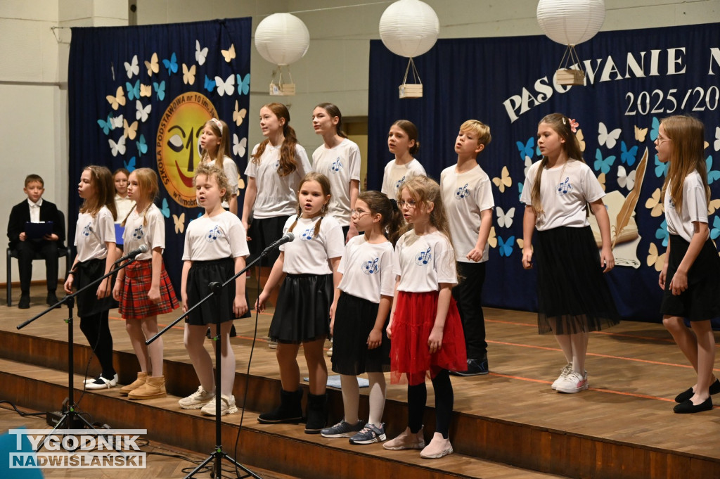 Pasowanie klas pierwszych w SP nr 10 w Tarnobrzegu