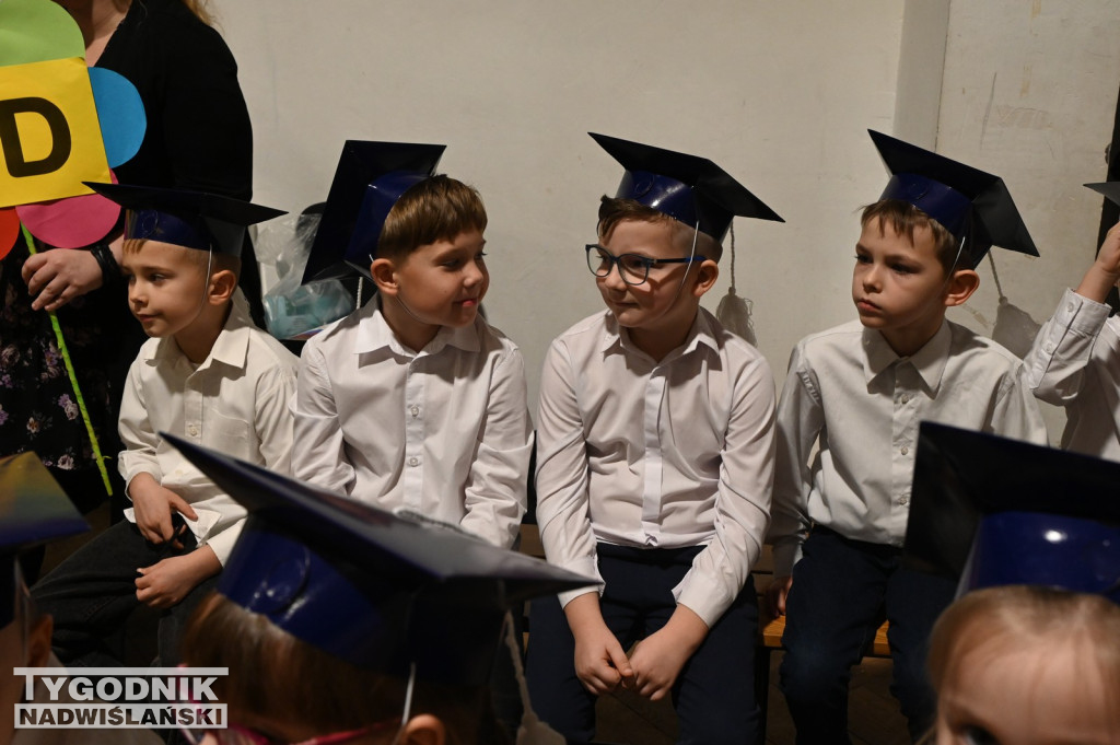 Pasowanie klas pierwszych w SP nr 10 w Tarnobrzegu