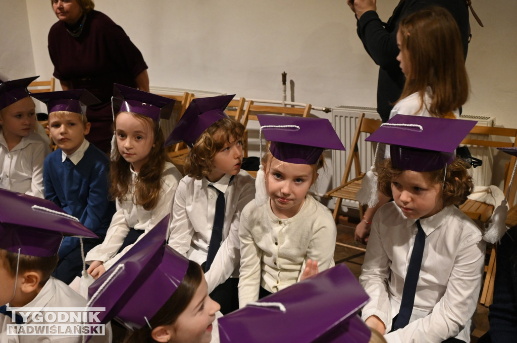 Pasowanie klas pierwszych w SP nr 10 w Tarnobrzegu