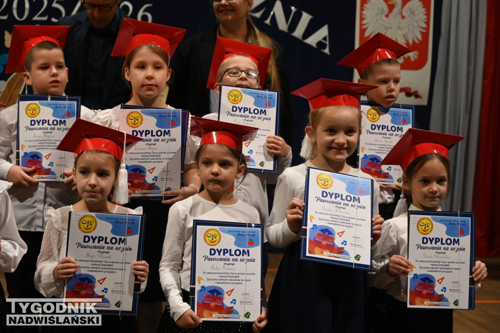 Pasowanie klas pierwszych w SP nr 10 w Tarnobrzegu