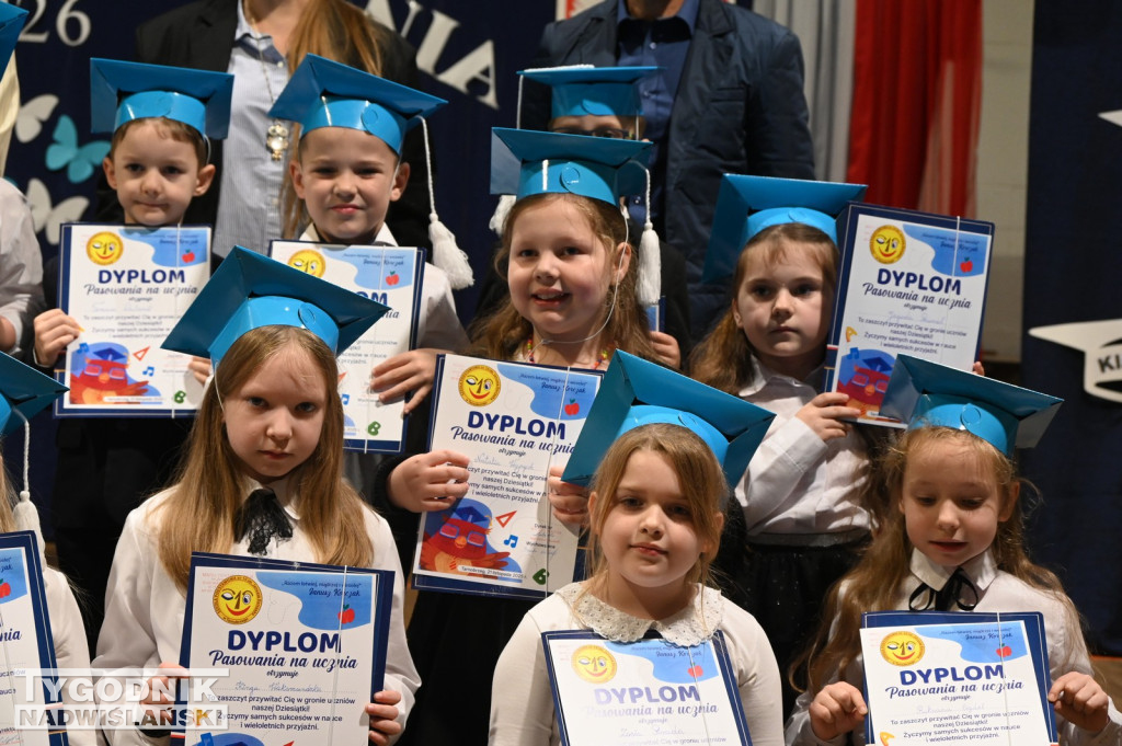 Pasowanie klas pierwszych w SP nr 10 w Tarnobrzegu