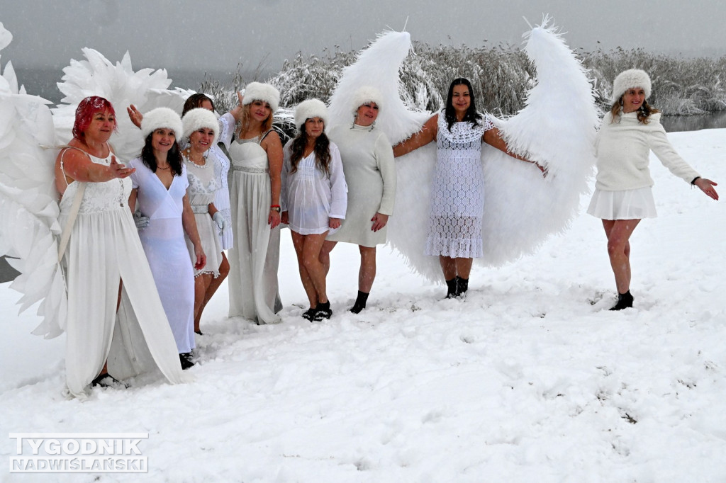 Śnieżne Jezioro Aniołów nad Jeziorem Tarnobrzeskim