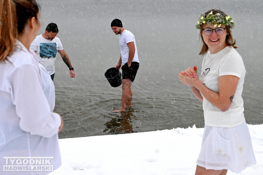 Śnieżne Jezioro Aniołów nad Jeziorem Tarnobrzeskim