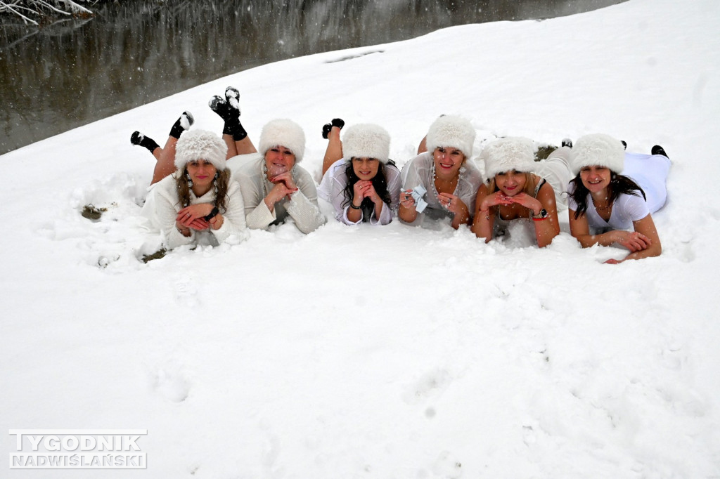 Śnieżne Jezioro Aniołów nad Jeziorem Tarnobrzeskim