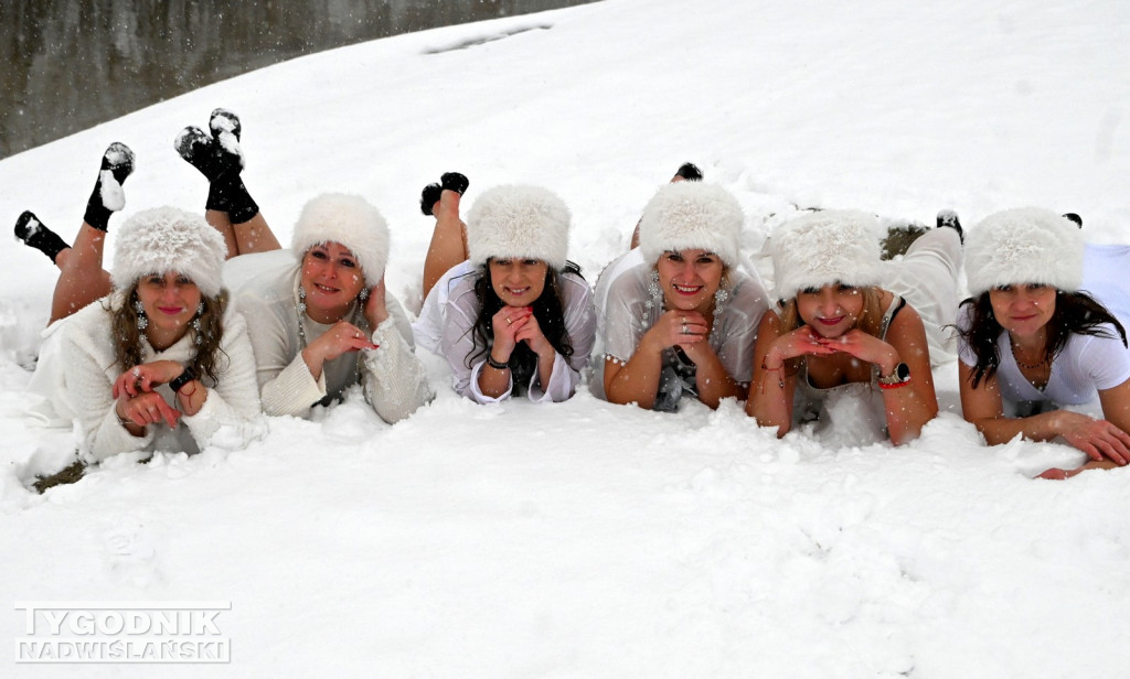 Śnieżne Jezioro Aniołów nad Jeziorem Tarnobrzeskim