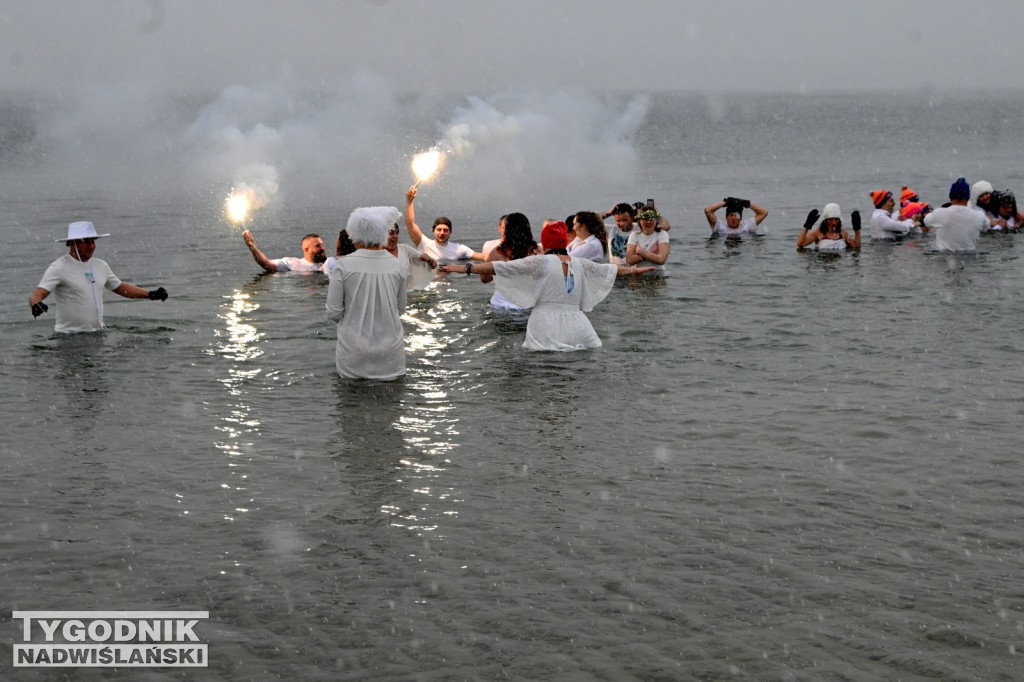 Śnieżne Jezioro Aniołów nad Jeziorem Tarnobrzeskim